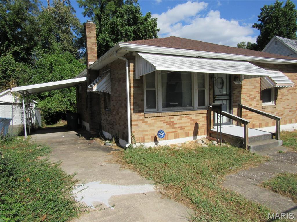 2 Bedroom, 1,008 sq. feet 1540 Highland Avenue Alton, IL