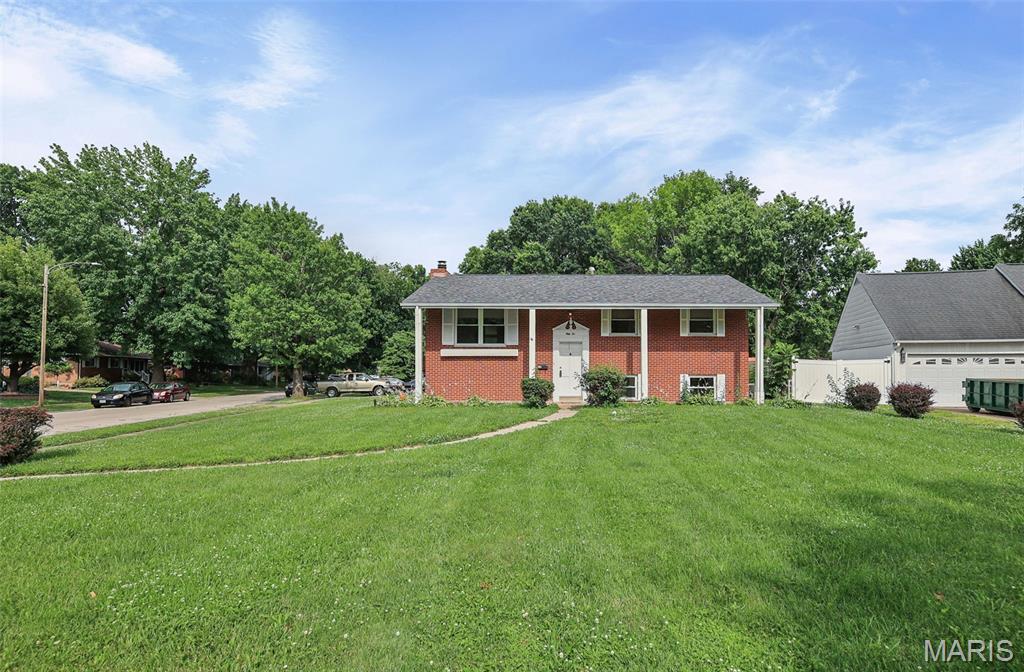 4 Bedroom, 2,000 sq. feet 52 Villa Dr Drive Granite City, IL
