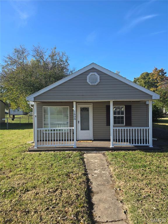 3 Bedroom, 1,034 sq. feet 1608 Union Avenue Granite City, IL
