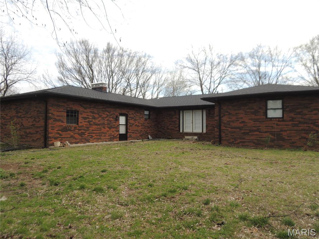 3 Bedroom, 2,676 sq. feet 1180 Campground Trail Greenville, IL