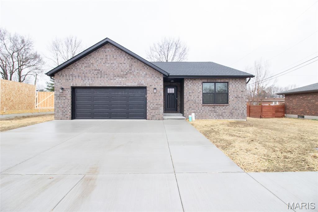 3 Bedroom, 1,578 sq. feet 6 Steele Drive Granite City, IL