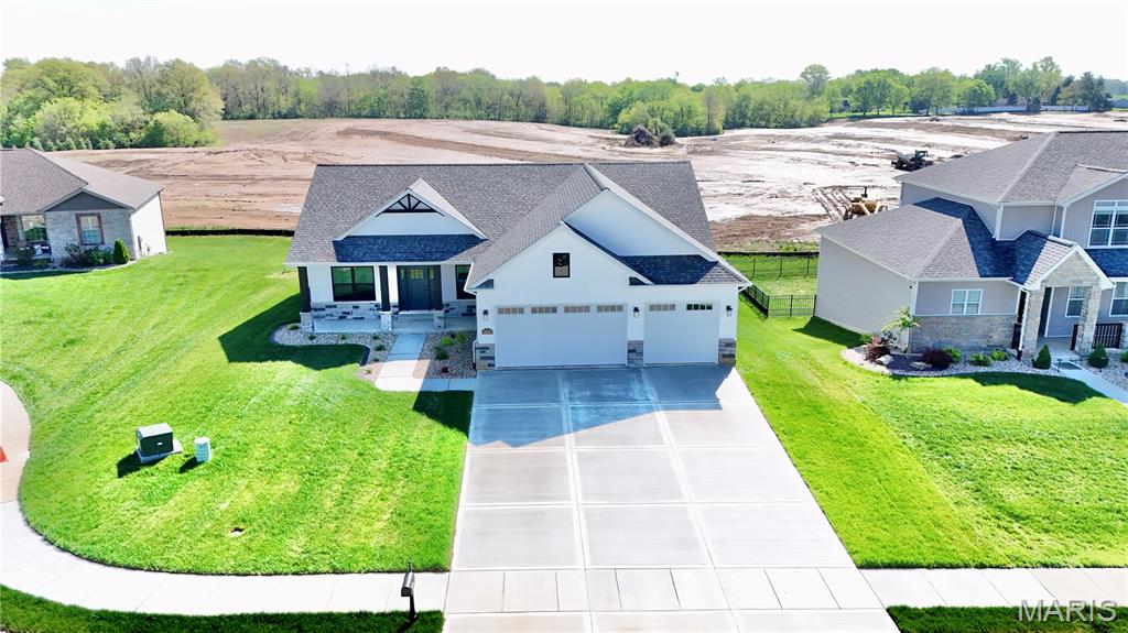 4 Bedroom, 3,164 sq. feet 1438 Montauk Road Troy, IL