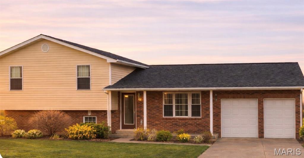 3 Bedroom, 2,456 sq. feet 2003 Madison 208  Fredericktown, MO