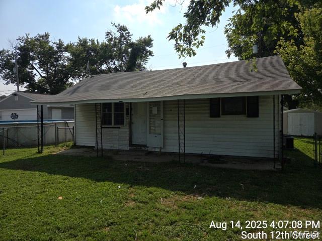 2 Bedroom, 720 sq. feet 110 12th Street Wood River, IL