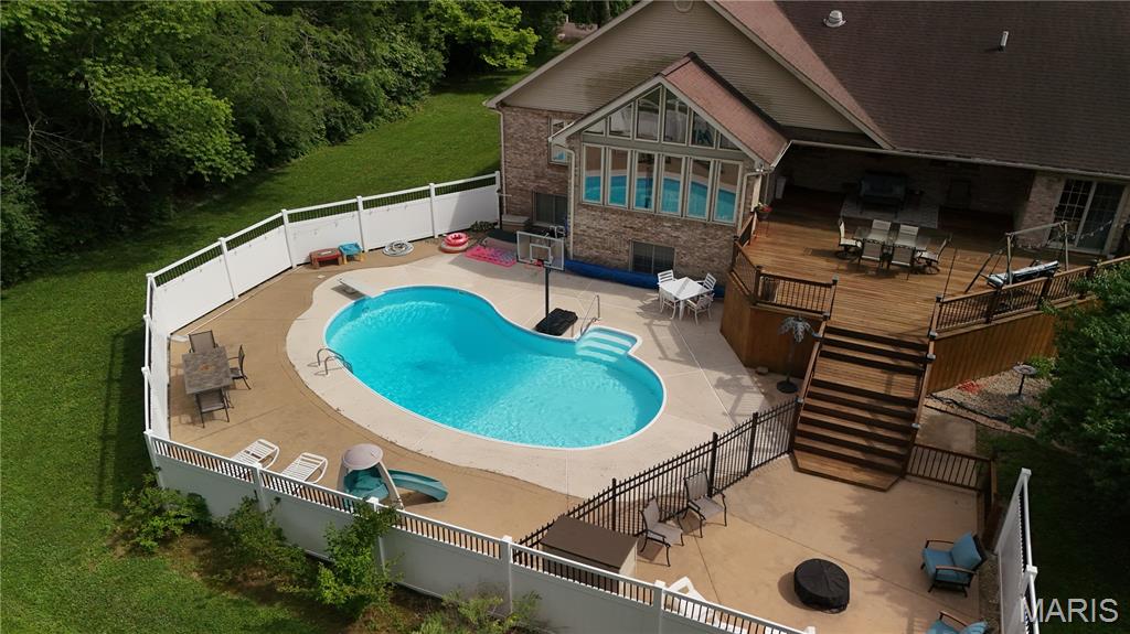 7 Bedroom, 5,600 sq. feet 1015 Oak Street Greenville, IL