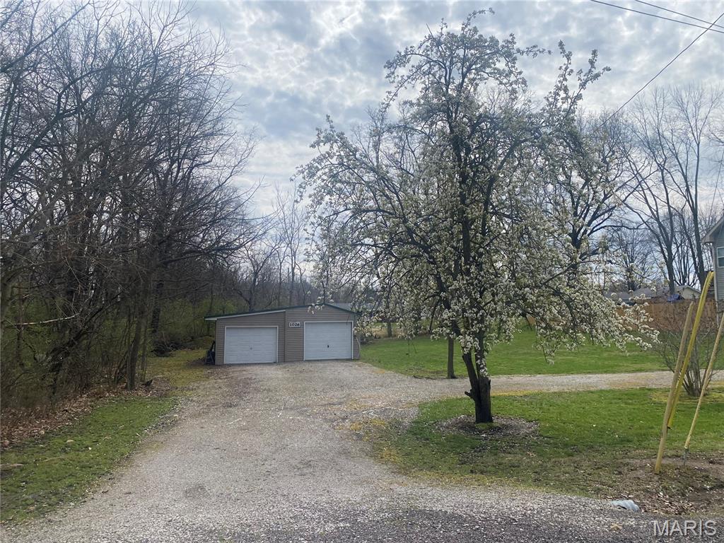  1016 Oak Street Greenville, IL