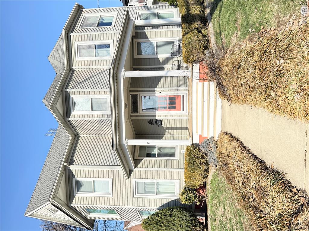 4 Bedroom, 3,152 sq. feet 221 Main Street Greenville, IL