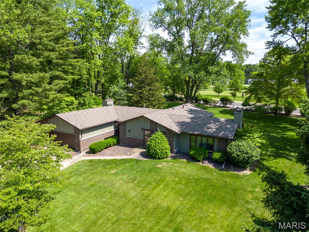 4 Bedroom, 2,676 sq. feet 11 Glen Hollow Road Glen Carbon, IL
