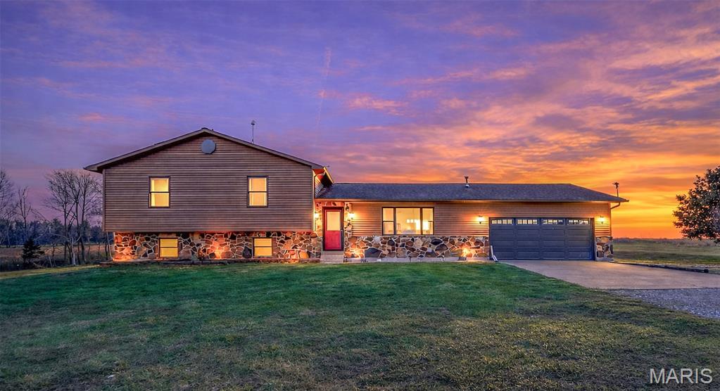 3 Bedroom, 2,518 sq. feet 2049 Madison 208  Fredericktown, MO