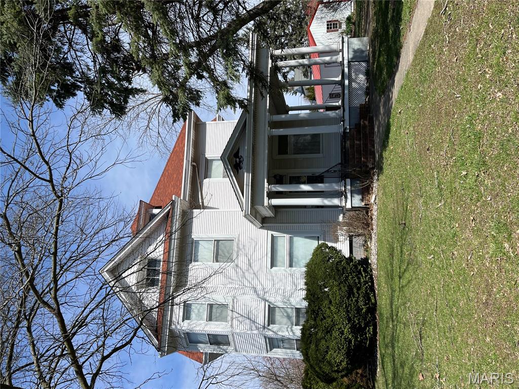 4 Bedroom, 3,000 sq. feet 101 1st North Street Mount Olive, IL