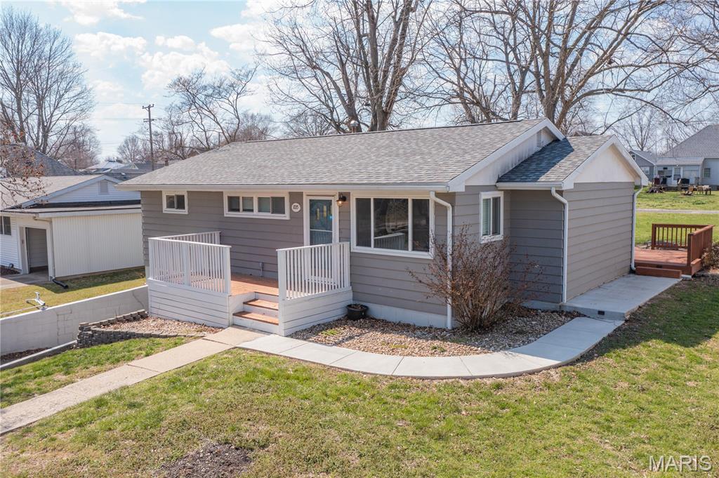 3 Bedroom, 1,060 sq. feet 1015 4th Street Vandalia, IL