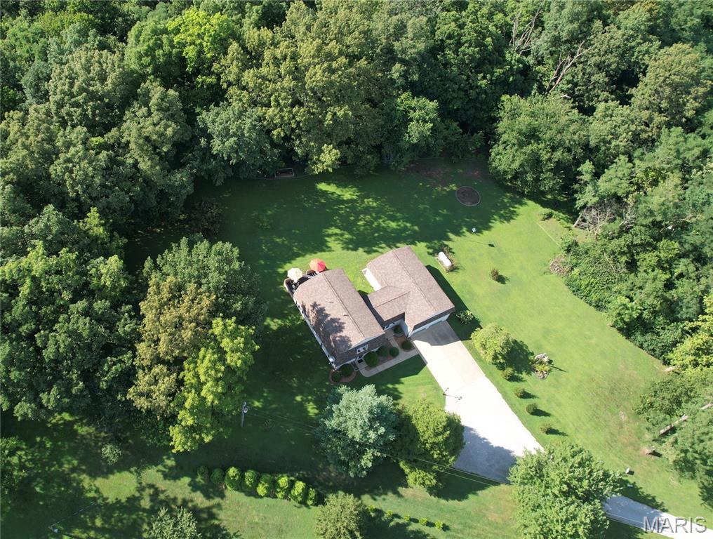 3 Bedroom, 2,304 sq. feet 7 Fisher Lane Greenville, IL