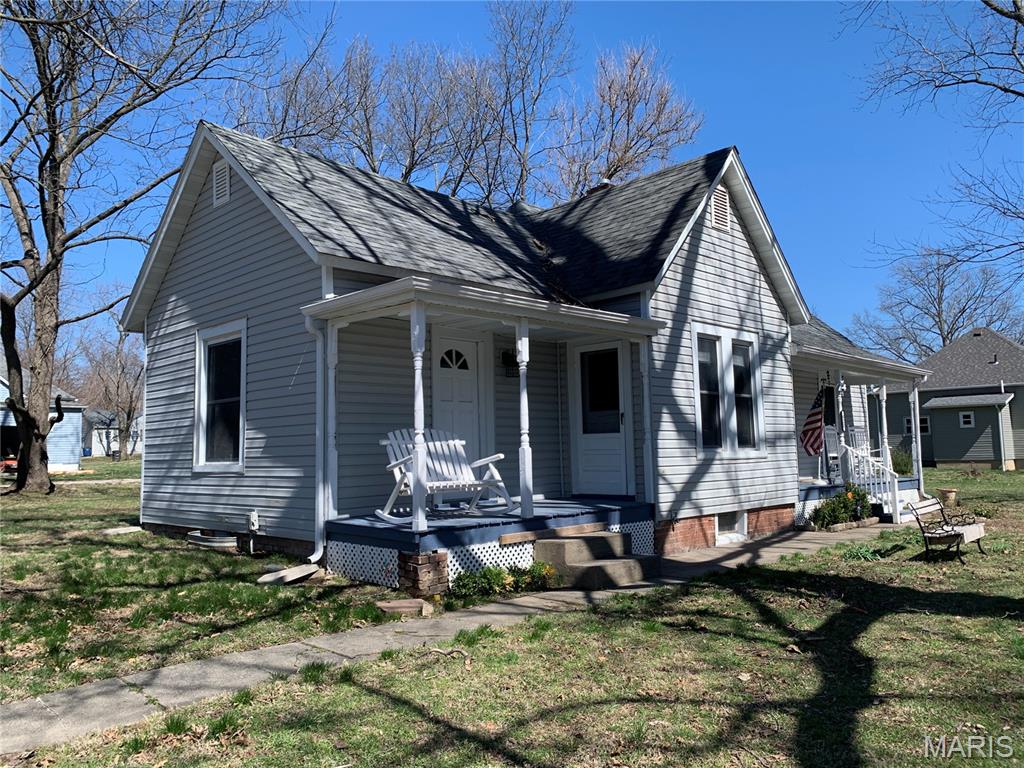 2 Bedroom, 1,062 sq. feet 422 Stephen Avenue Greenville, IL