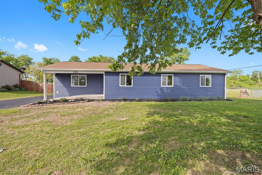 3 Bedroom, 1,522 sq. feet 685 Sand Prairie Road Granite City, IL