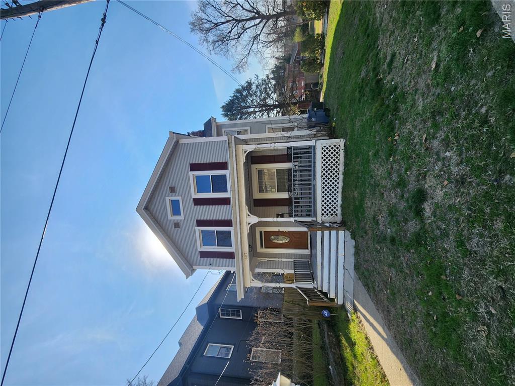 3 Bedroom, 1,792 sq. feet 607 Beacon Street Alton, IL