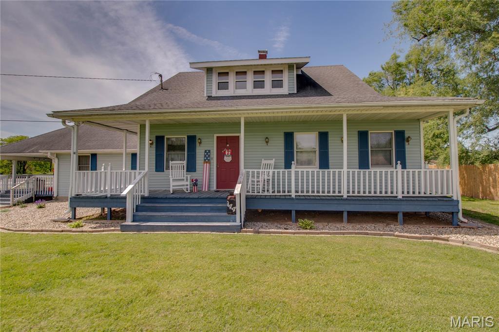 3 Bedroom, 2,718 sq. feet 944 Albers Lane Bethalto, IL