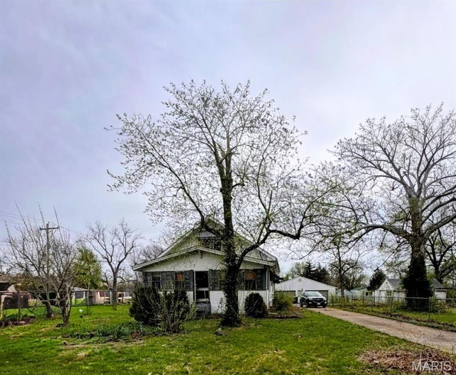 3 Bedroom, 2,059 sq. feet 4074 Breckenridge Lane Granite City, IL