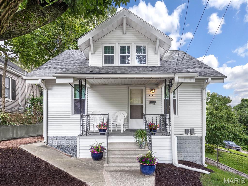 3 Bedroom, 1,215 sq. feet 422 Aurora Street Collinsville, IL