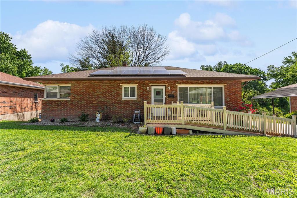 4 Bedroom, 1,976 sq. feet 223 Hy Vista Drive Alton, IL