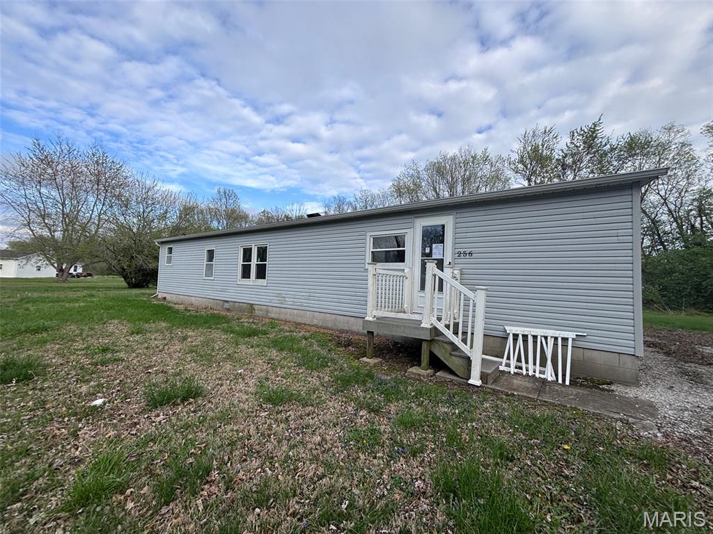 3 Bedroom, 1,288 sq. feet 256 2nd Street Livingston, IL
