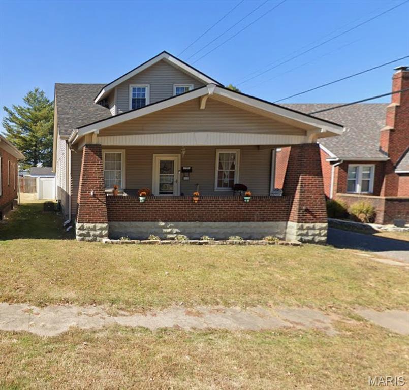 4 Bedroom, 1,862 sq. feet 312 Whitelaw Avenue Wood River, IL