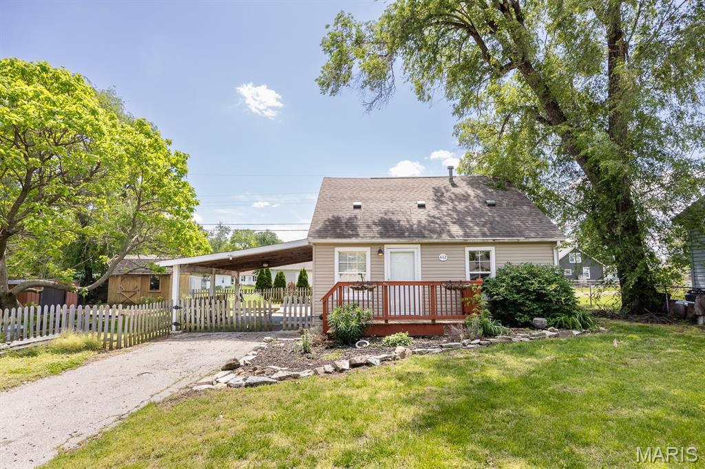 3 Bedroom, 1,012 sq. feet 442 Pershing Avenue Wood River, IL