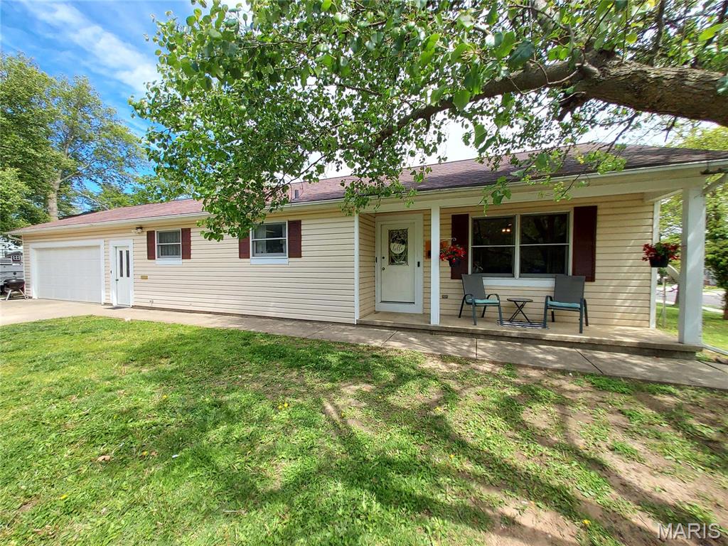 3 Bedroom, 1,424 sq. feet 520 Fifth Street Greenville, IL