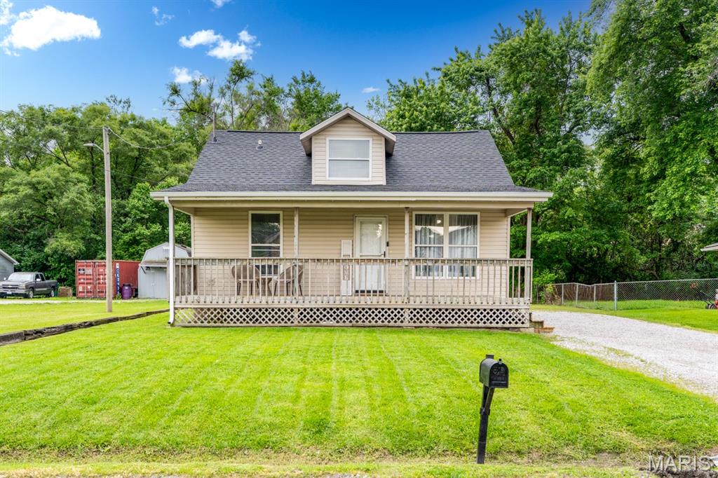 3 Bedroom, 1,196 sq. feet 104 Central Avenue Granite City, IL
