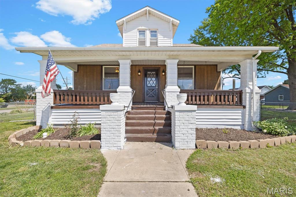 4 Bedroom, 1,920 sq. feet 709 Main Street Mount Olive, IL