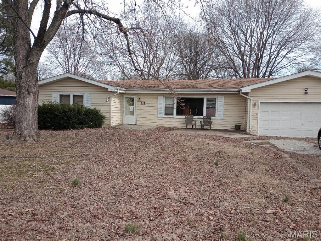 3 Bedroom, 1,756 sq. feet 117 Bonita Street Wood River, IL