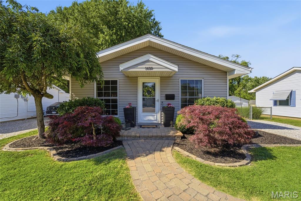 4 Bedroom, 1,958 sq. feet 1455 Ladd Avenue Edwardsville, IL