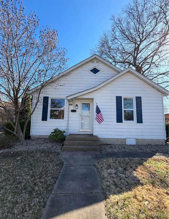 3 Bedroom, 1,340 sq. feet 1416 Lindenthal Avenue Highland, IL