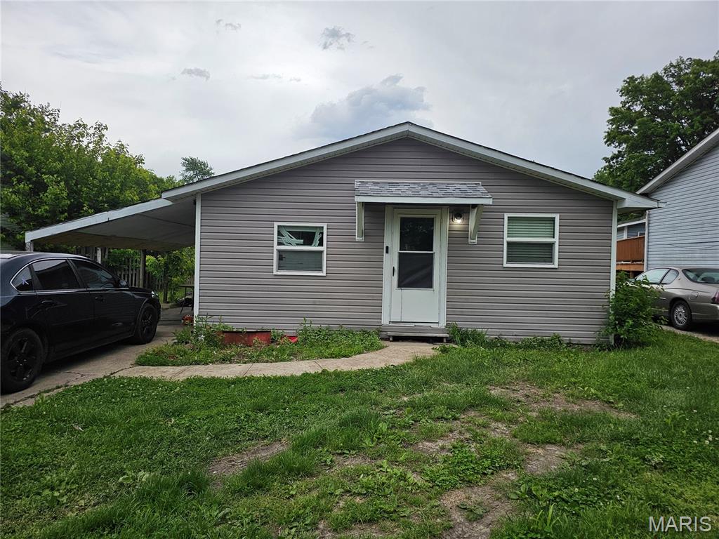 3 Bedroom, 912 sq. feet 436 Southard Place South Roxana, IL
