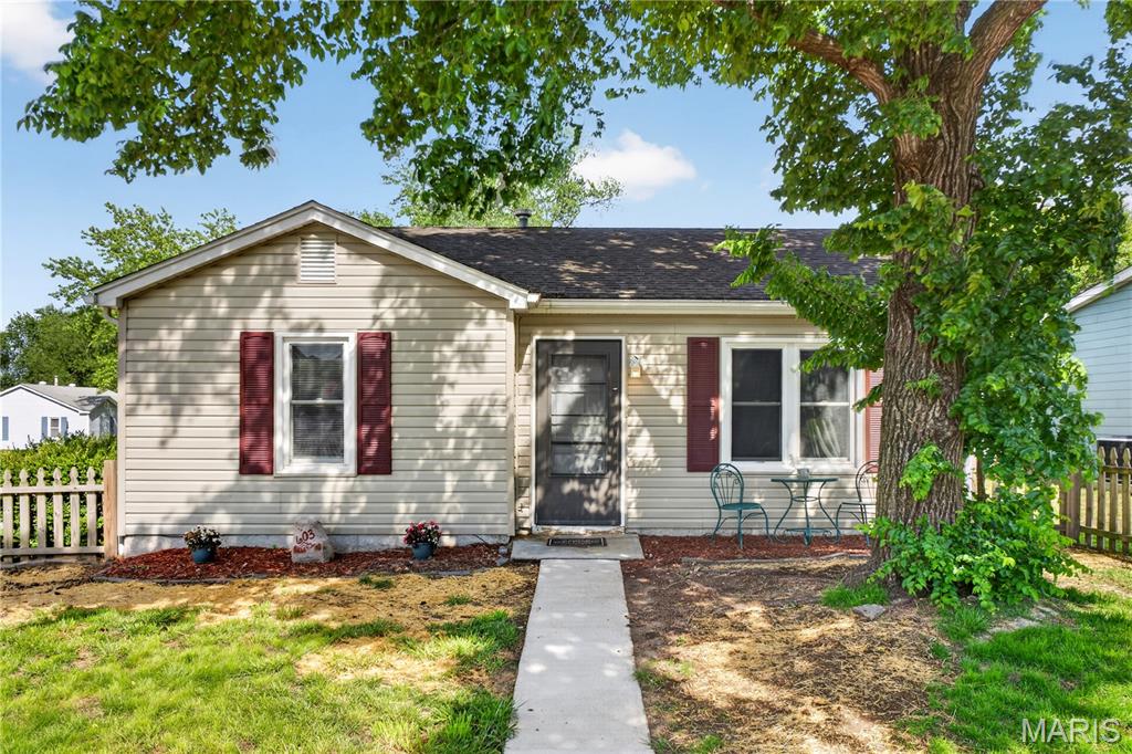 3 Bedroom, 988 sq. feet 603 Sotier Place Wood River, IL