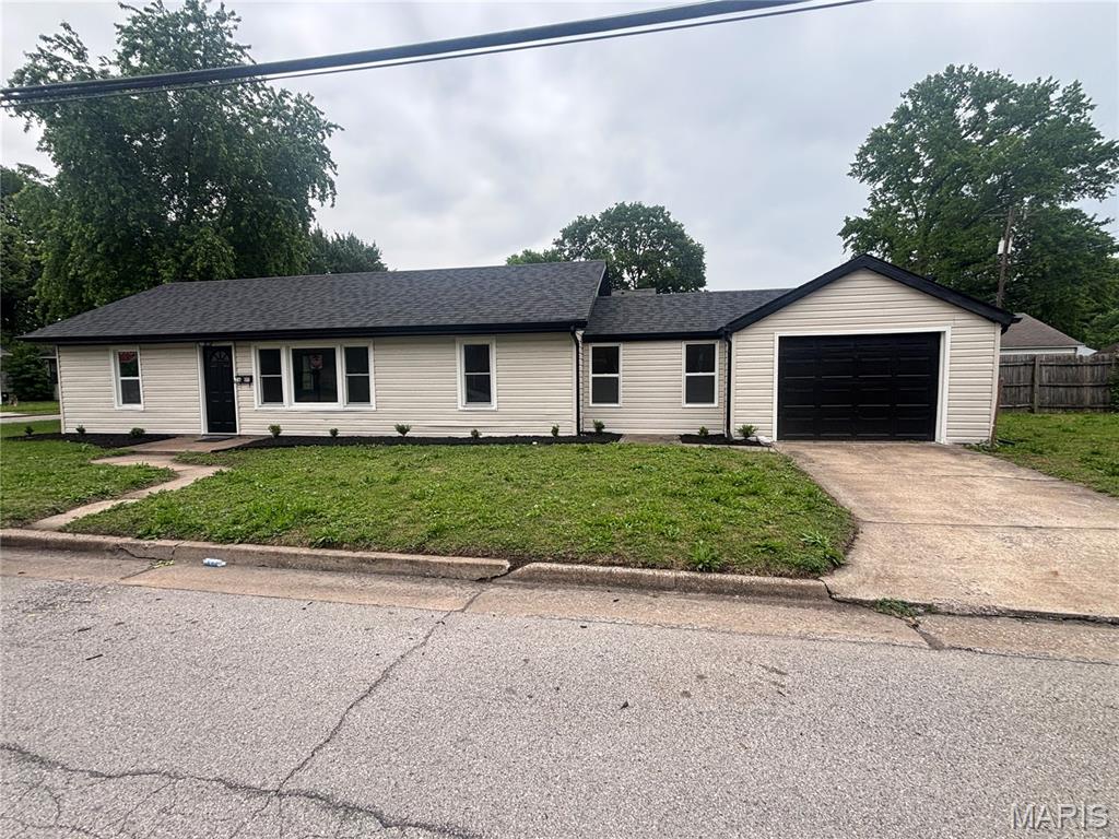 3 Bedroom, 1,054 sq. feet 2600 25th Street Granite City, IL