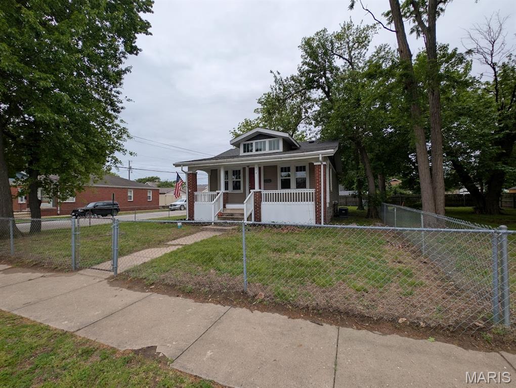 2 Bedroom, 864 sq. feet 504 Leslie Avenue Wood River, IL