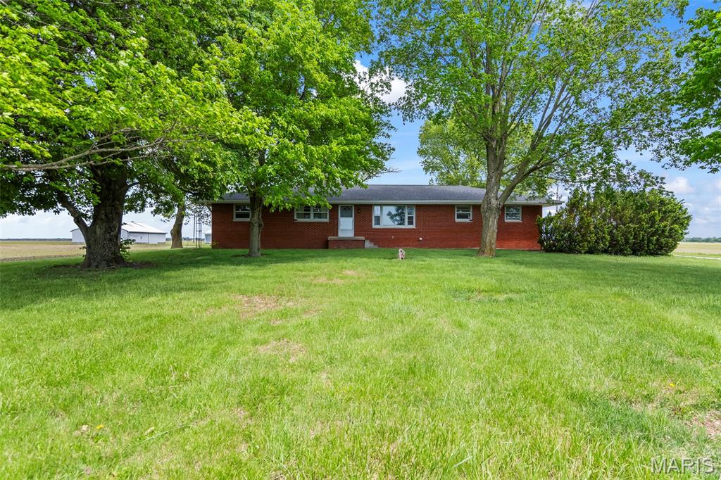 3 Bedroom, 1,118 sq. feet 1343 22nd Avenue Raymond, IL