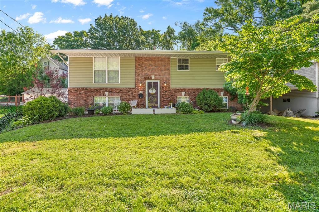 3 Bedroom, 2,080 sq. feet 712 Morrison Avenue Collinsville, IL