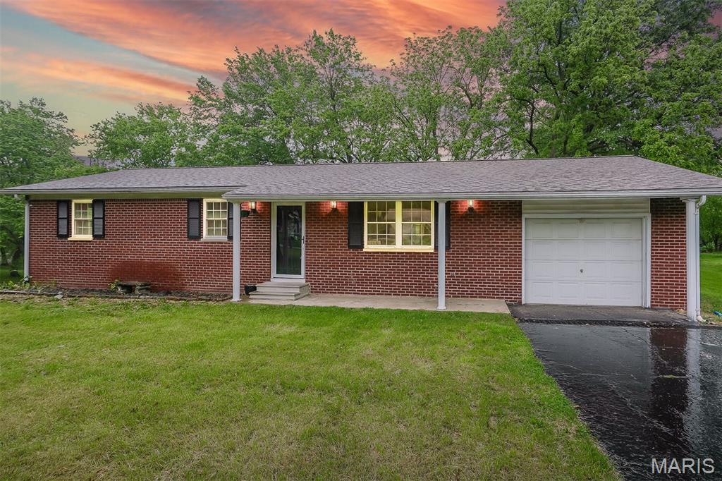3 Bedroom, 1,080 sq. feet 115 Echo Lane Bethalto, IL