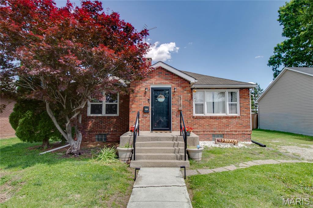 2 Bedroom, 884 sq. feet 315 Doerr Street Roxana, IL