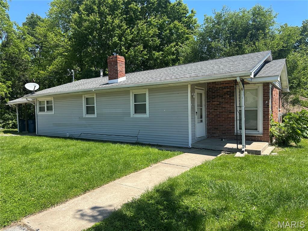 3 Bedroom, 1,122 sq. feet 2200 Judson Avenue Alton, IL