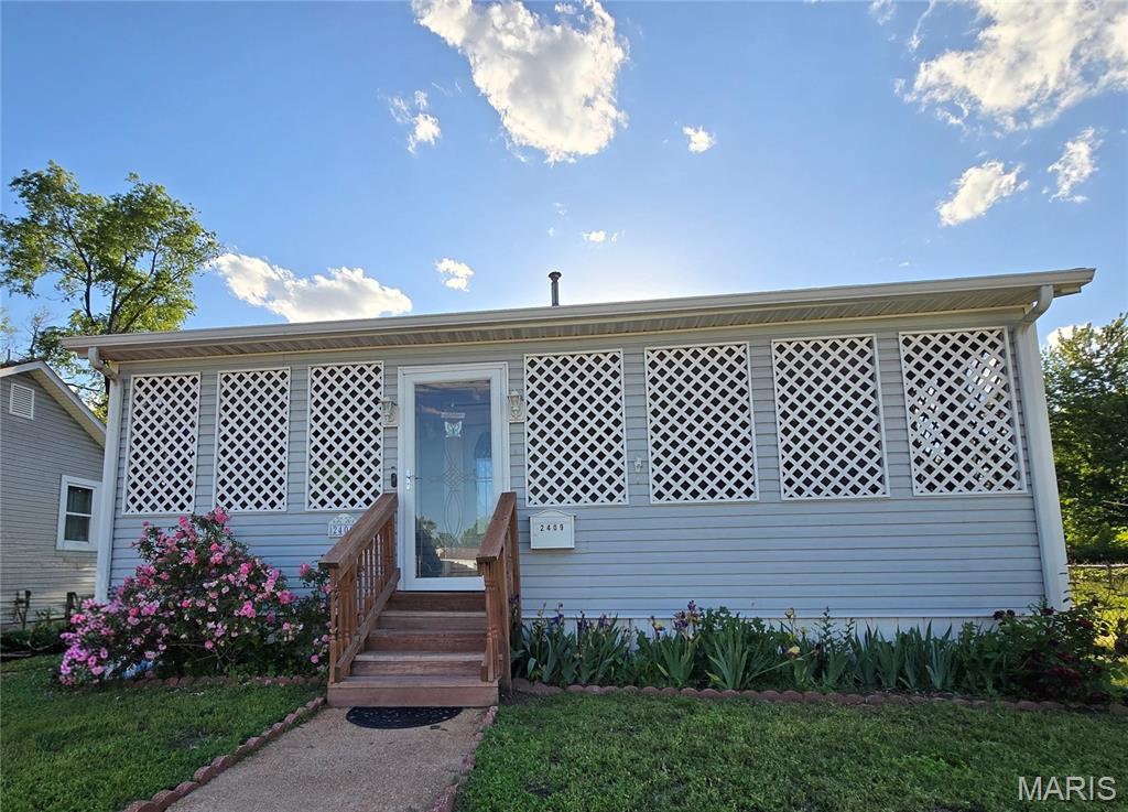 3 Bedroom, 980 sq. feet 2409 Bryan Avenue Granite City, IL
