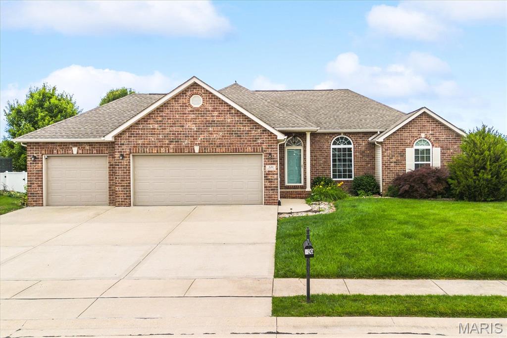4 Bedroom, 3,202 sq. feet 320 Aberdeen Drive Glen Carbon, IL