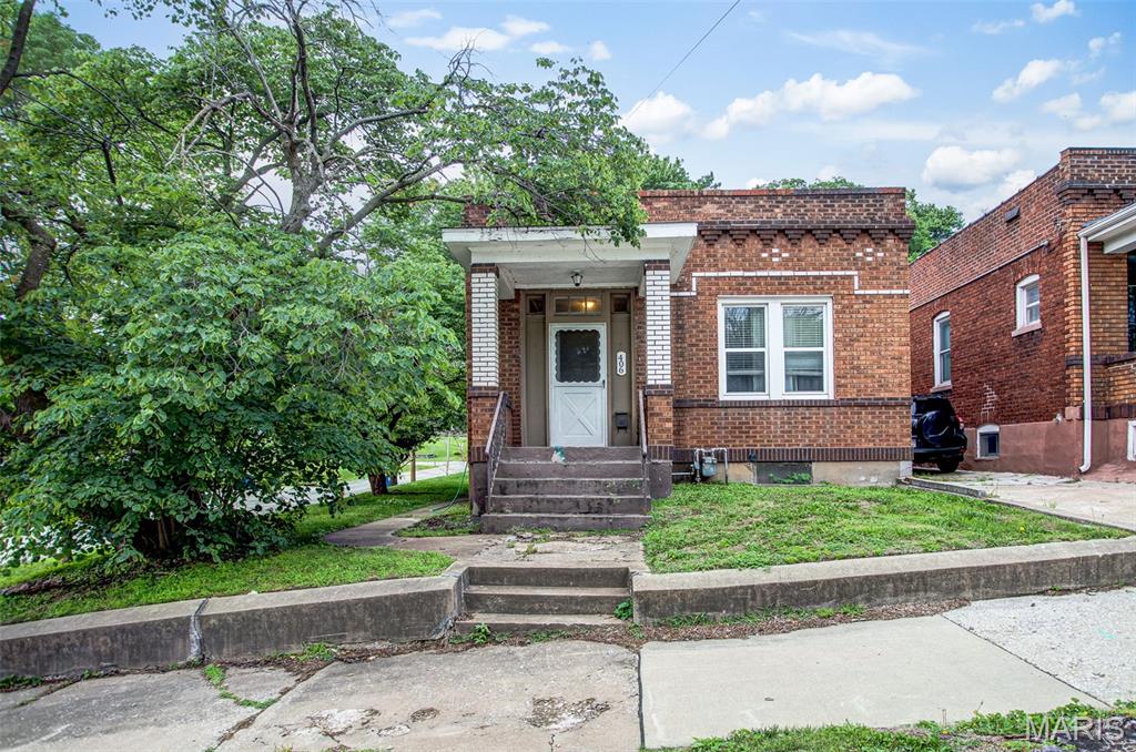 2 Bedroom, 1,200 sq. feet 406 9th Street Alton, IL