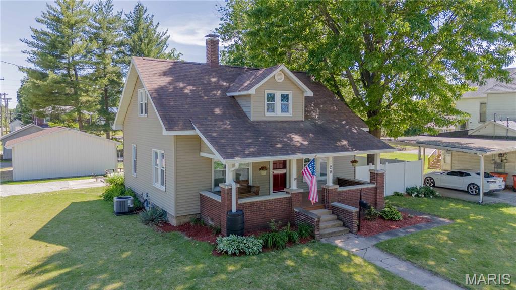 3 Bedroom, 1,110 sq. feet 120 Saint Clair Street Vandalia, IL
