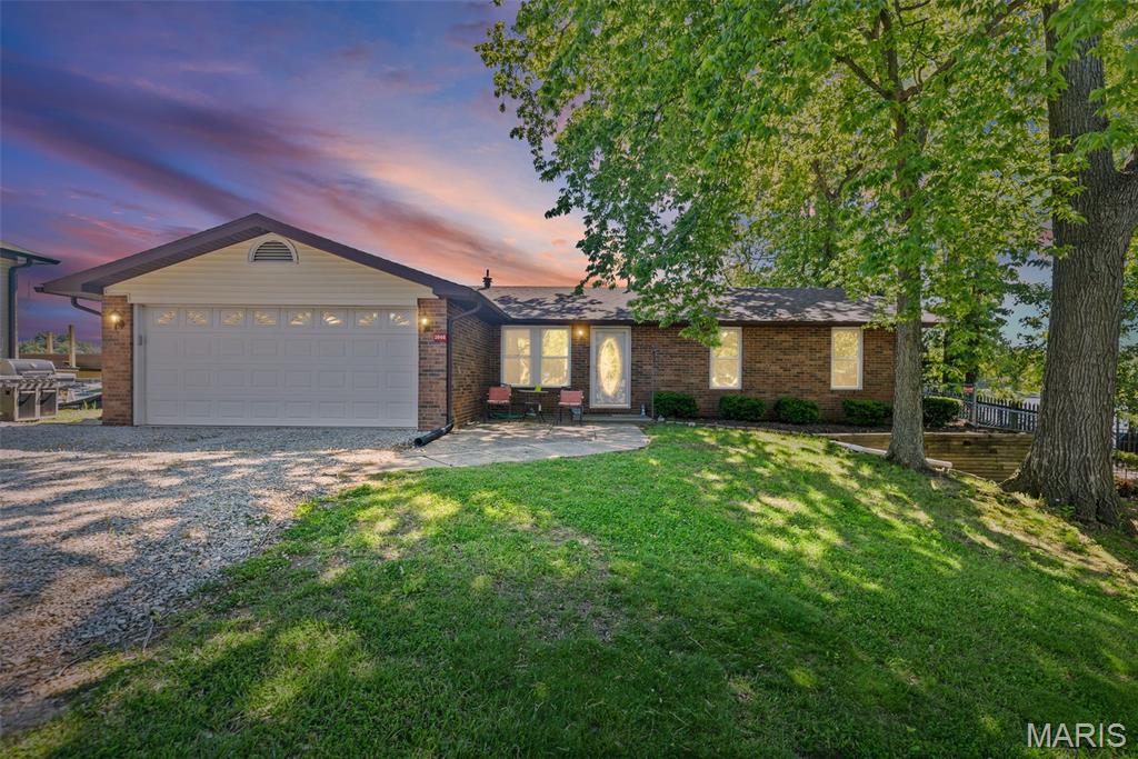 3 Bedroom, 1,544 sq. feet 1048 Bermuda Drive Edwardsville, IL