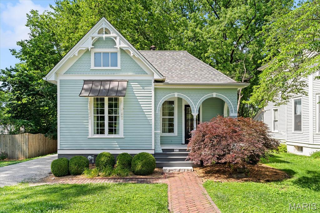 3 Bedroom, 1,738 sq. feet 905 St. Louis Street Edwardsville, IL