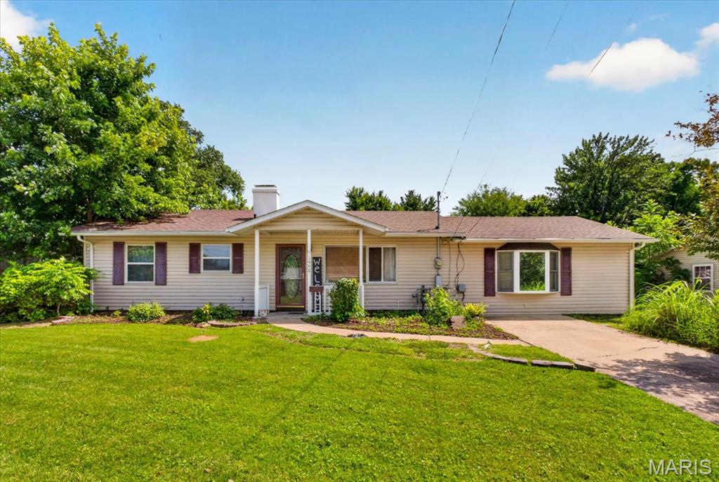 3 Bedroom, 1,670 sq. feet 1448 Ladd Avenue Edwardsville, IL