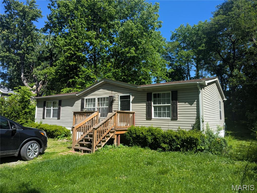 3 Bedroom, 1,056 sq. feet 708 Russell Street Pocahontas, IL