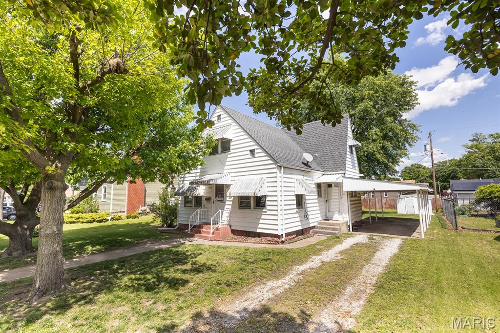 2 Bedroom, 1,099 sq. feet 509 Tipton Avenue Wood River, IL
